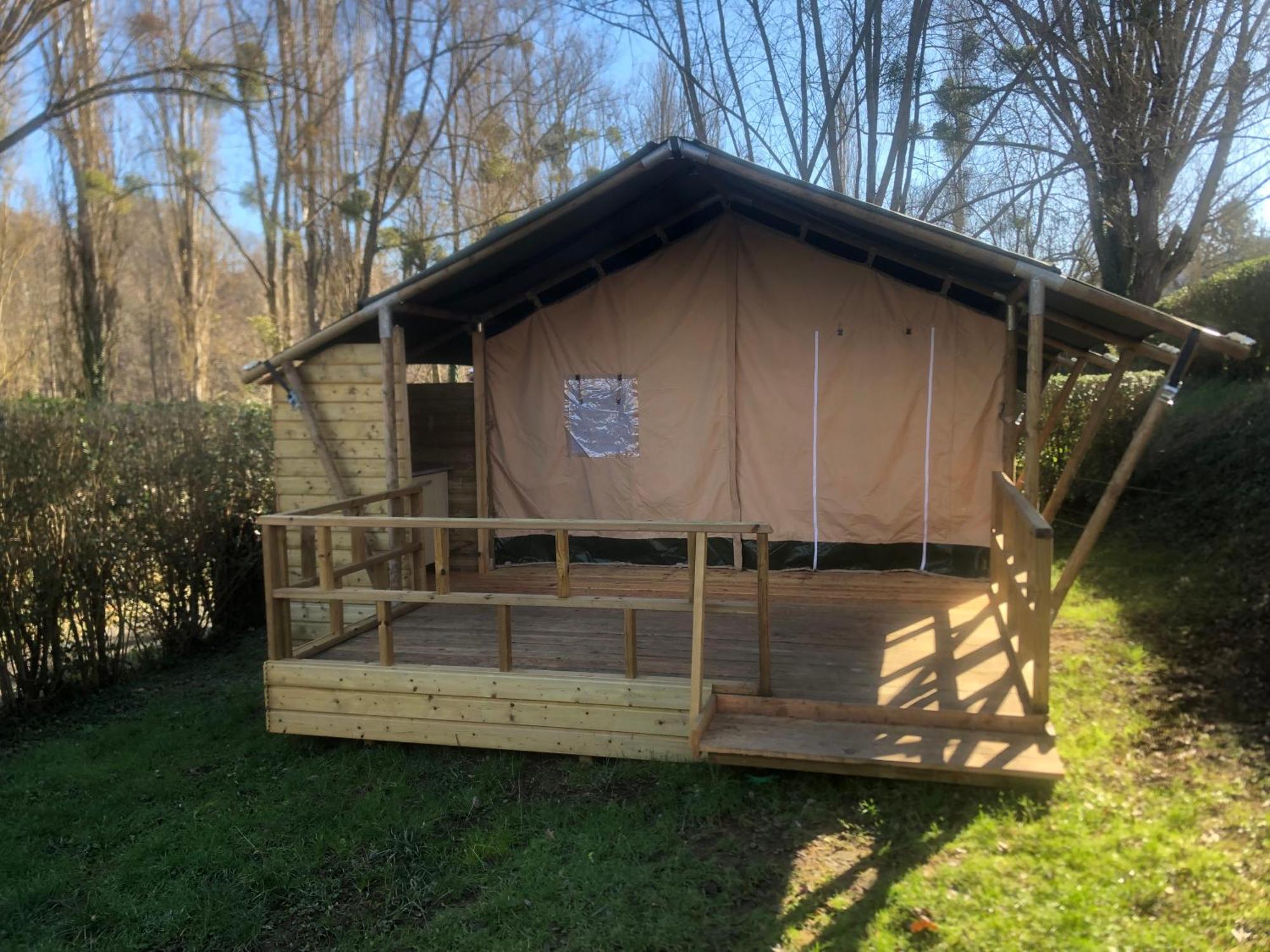 Camping Du Pont De St Gal Saint-Gal-sur-Sioule Екстериор снимка