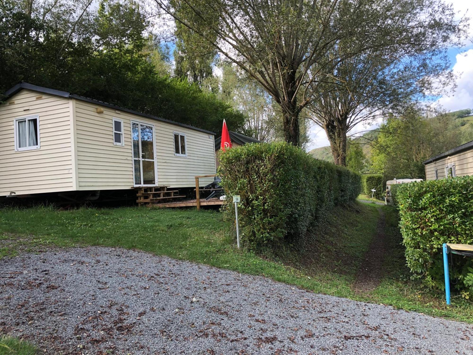 Camping Du Pont De St Gal Saint-Gal-sur-Sioule Екстериор снимка