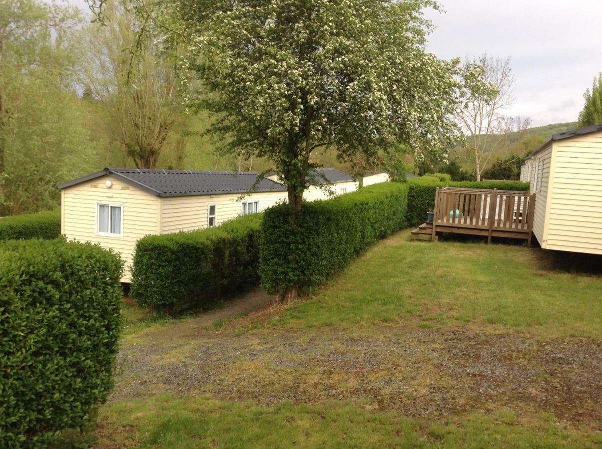 Camping Du Pont De St Gal Saint-Gal-sur-Sioule Екстериор снимка