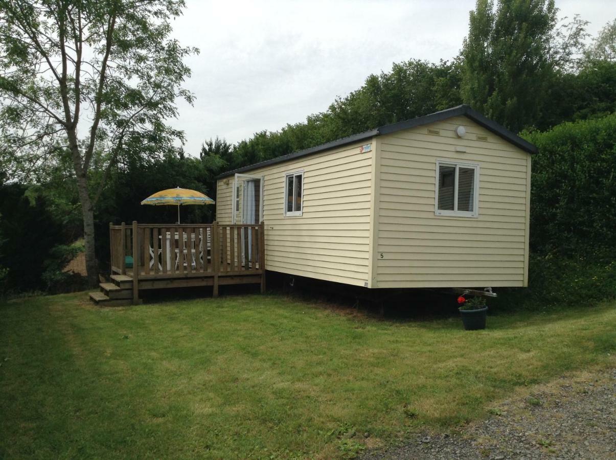 Camping Du Pont De St Gal Saint-Gal-sur-Sioule Екстериор снимка