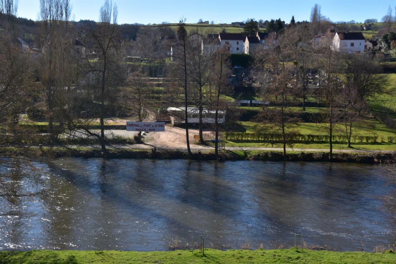 Camping Du Pont De St Gal Saint-Gal-sur-Sioule Екстериор снимка