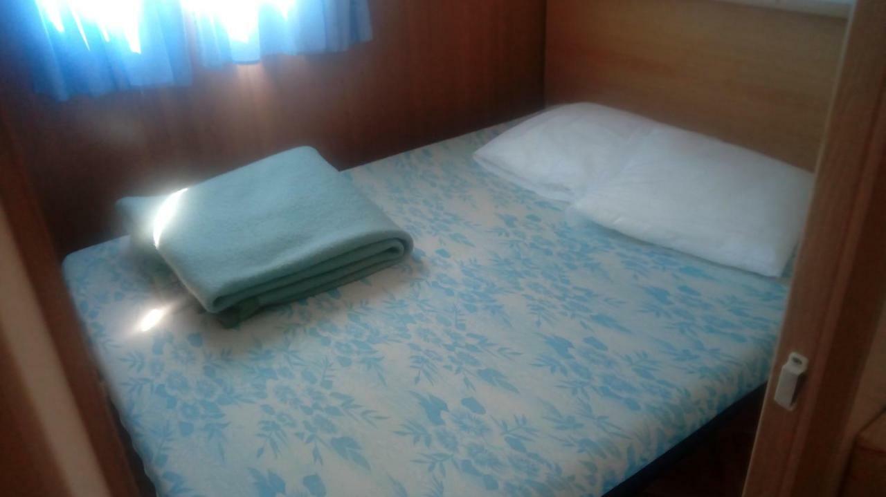 Camping Du Pont De St Gal Saint-Gal-sur-Sioule Екстериор снимка